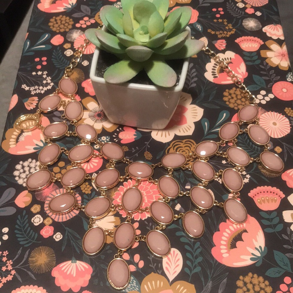 Statement necklace